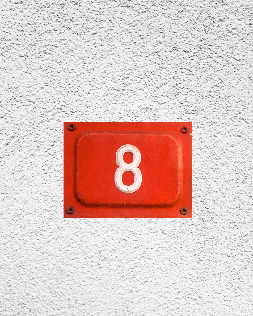 rote Kachel mit der Hausnummer 8, Sitz vom Stuckateurbetrieb Celikcel in Kleve ist die Cunostraße 8